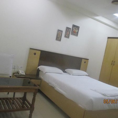 A.R Grand Hotel Visakhapatnam Exteriör bild