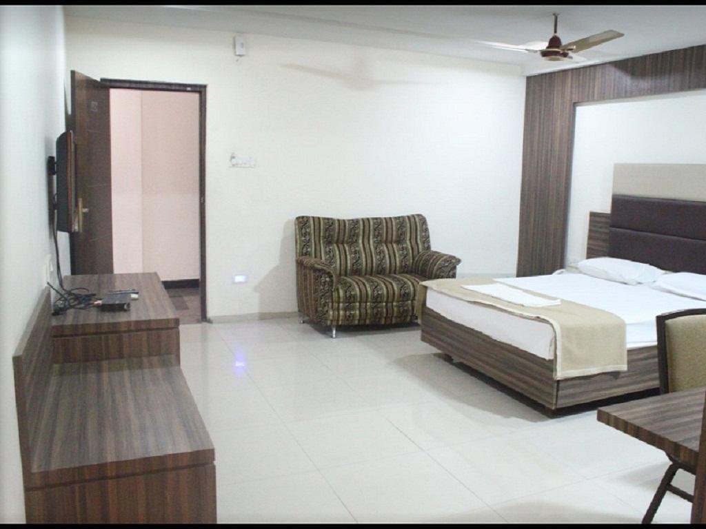 A.R Grand Hotel Visakhapatnam Exteriör bild