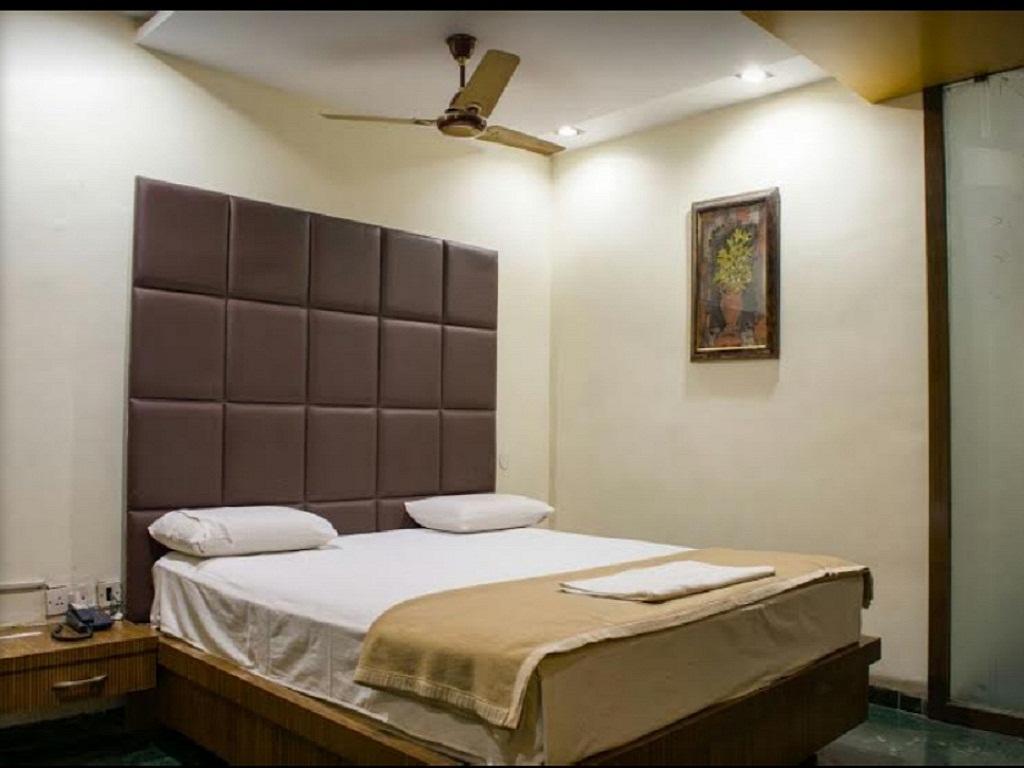 A.R Grand Hotel Visakhapatnam Exteriör bild