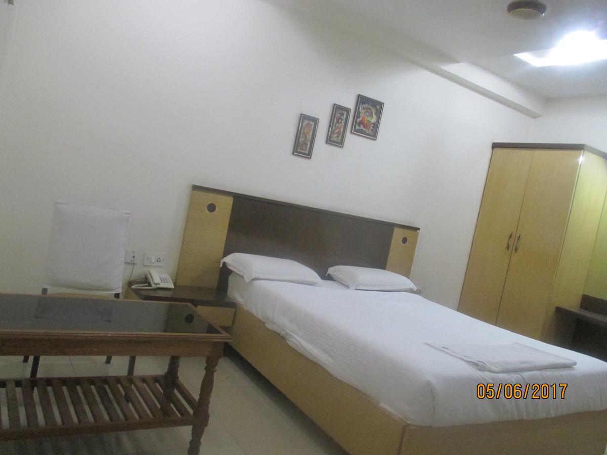 A.R Grand Hotel Visakhapatnam Exteriör bild